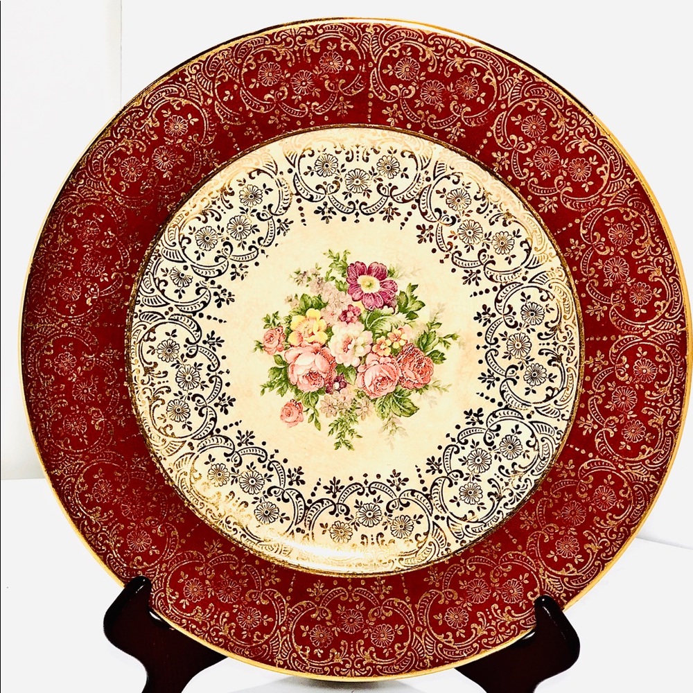 Royal China Warrented 22k Gold.